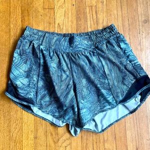 Lululemon hotty hot long high rise lined short 4” inseam